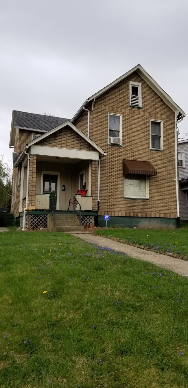 Building Photo - 324 W Main St