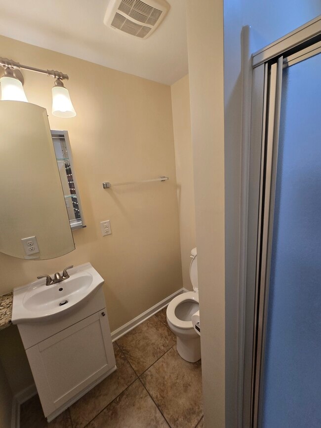 Foto del edificio - 107a Oakwood Dr