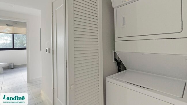 Building Photo - 698 NE 1st Ave