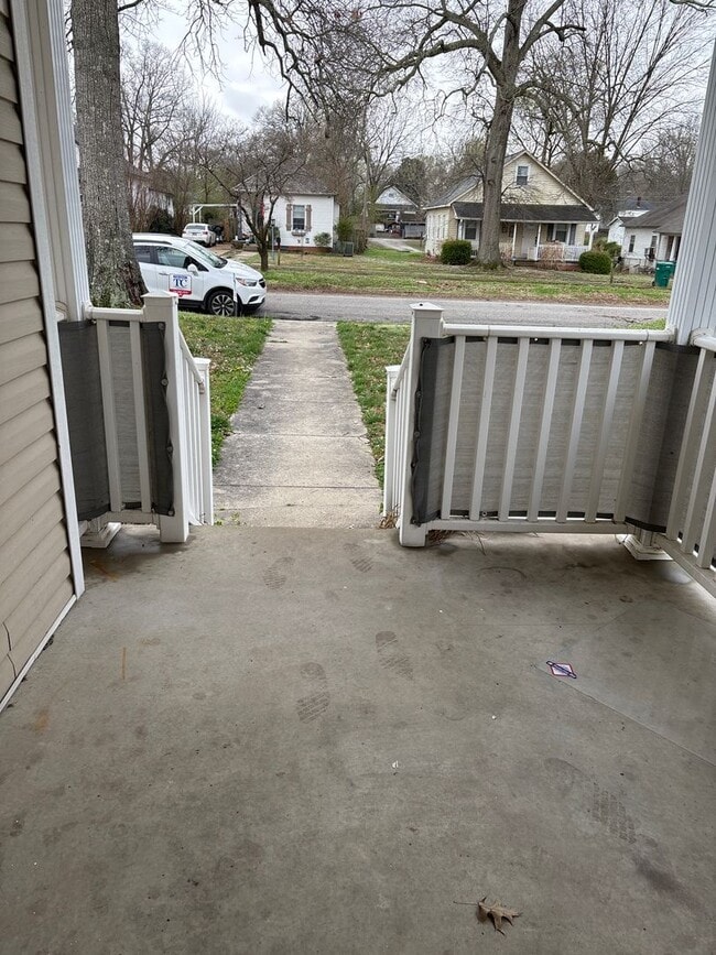 Building Photo - Cozy and Newly Renovated Home