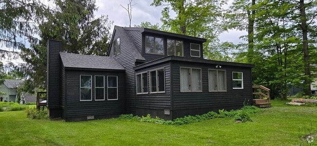 Building Photo - 129 Shore Rd