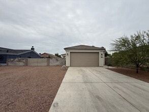 Building Photo - 3298 E Coarra Dr