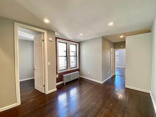 Foto del edificio - 2 bedroom in Bronx NY 10471