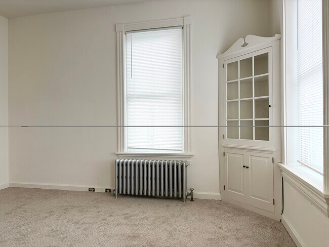 Foto del edificio - 19 W Main St