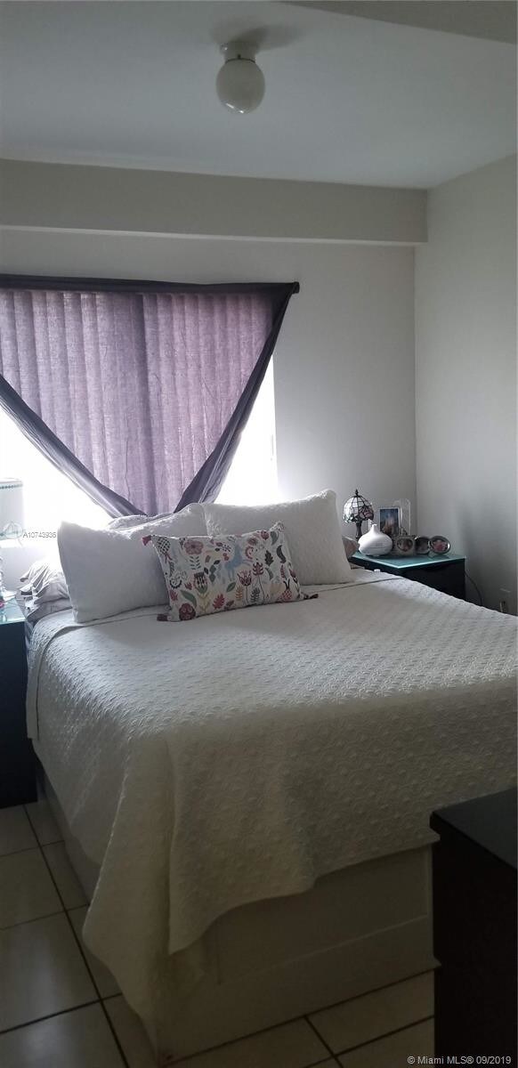 Foto del edificio - 2536 NW 24th St