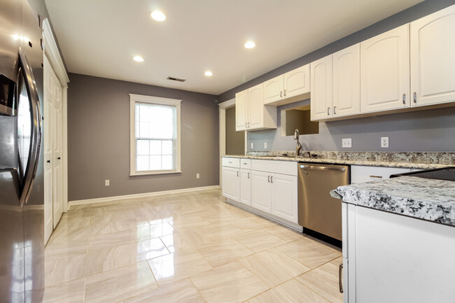 Building Photo - 106 River Watch Drive, Greenville, SC, 29605