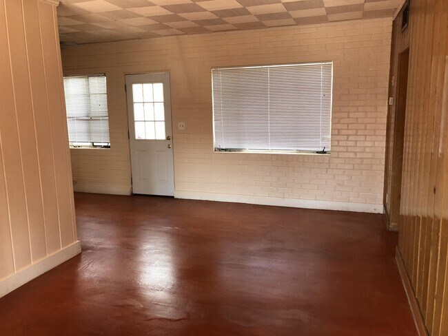 Foto del edificio - 1345 E 9th St