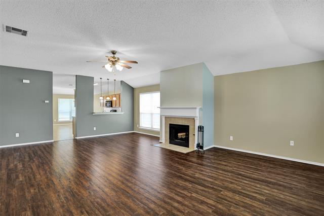 Building Photo - 9908 Nixon Dr