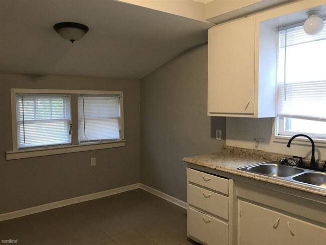Building Photo - 2 br, 1 bath House - 15336 Sumner
