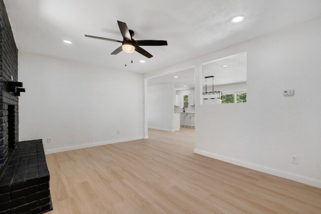 Foto del edificio - 1414 Timberlake Cir