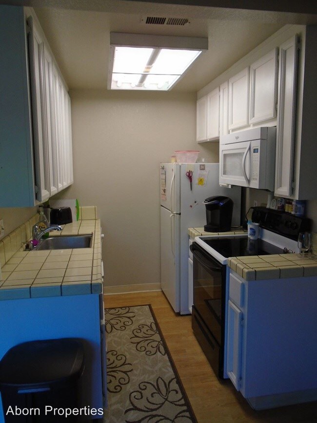 Building Photo - 1 br, 1 bath House - 5534 Makati Circle