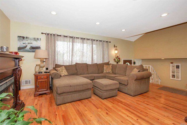 Foto del edificio - 2715 Clubhouse Rd
