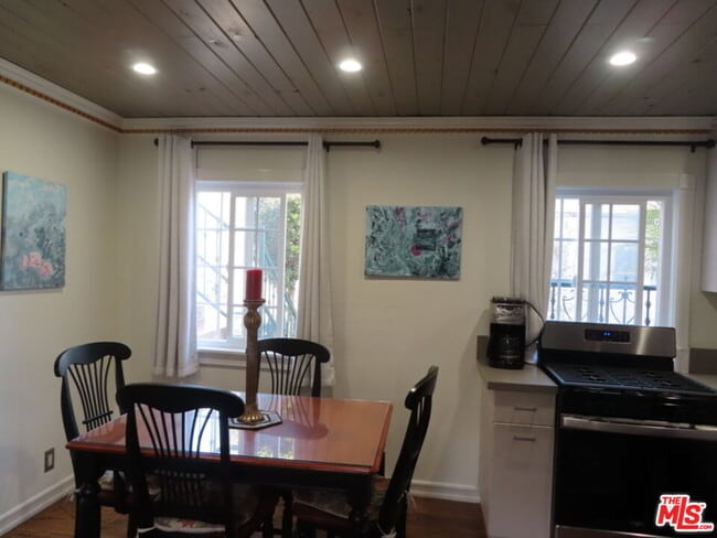 Foto del edificio - 4186 Lincoln Ave