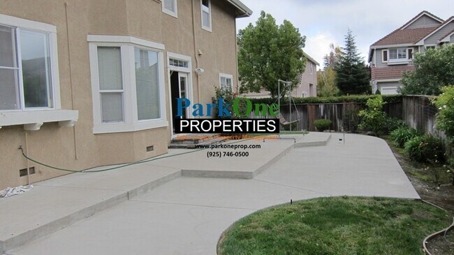 Foto del edificio - Large Danville Home with Pool