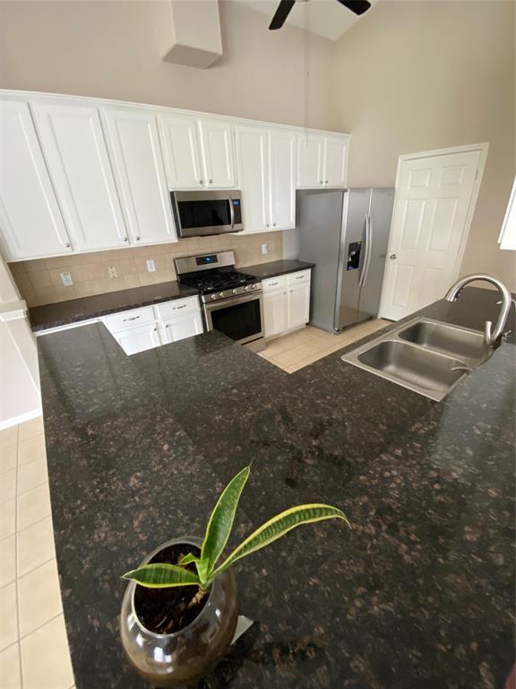 Foto del edificio - 5110 Birch Manor Ln