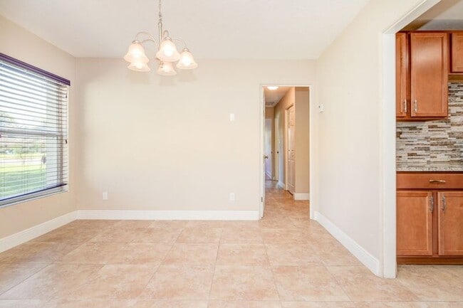 Building Photo - 5341 Lake Howell Rd