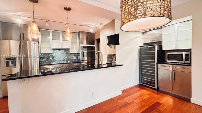 Foto del edificio - 900 River Reach Dr