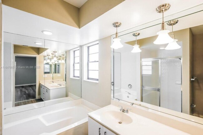 Foto del edificio - 8548 Eagle Run Dr