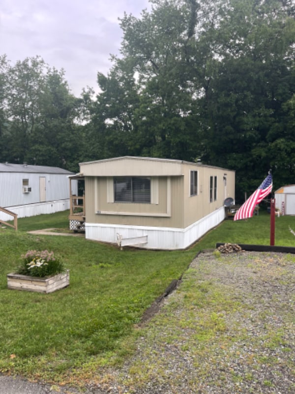Building Photo - 313 Pearl Ln