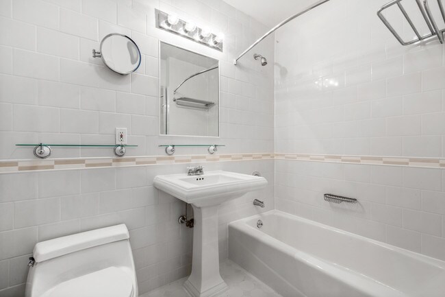 Foto del edificio - 377 E 33rd St