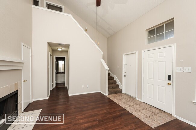 Foto del edificio - 12931 Parker Ct