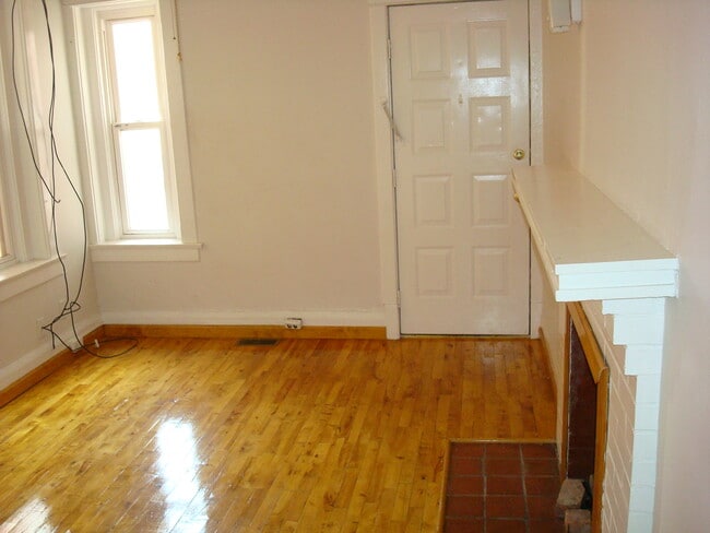 Building Photo - Days Park Commons