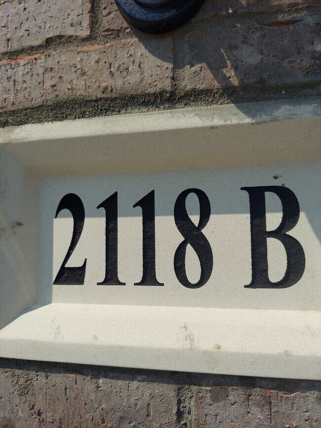 Foto del edificio - 2118 Ingalls Ln