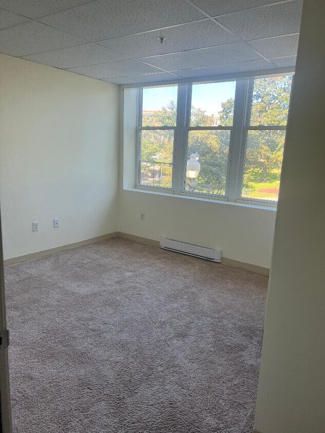 11 Lawrence St Unit 304, Lawrence, MA 01840 Condo for Rent in