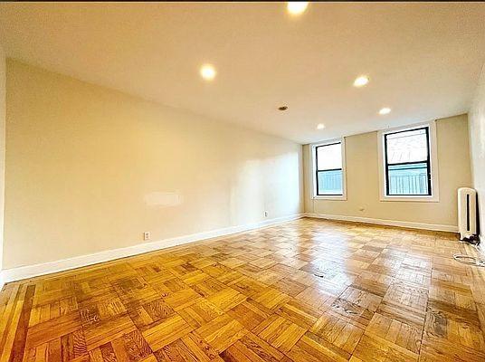 Foto principal - 2 bedroom in New York NY 10040