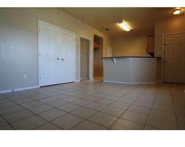 Building Photo - 139 Lindas Creek Ln