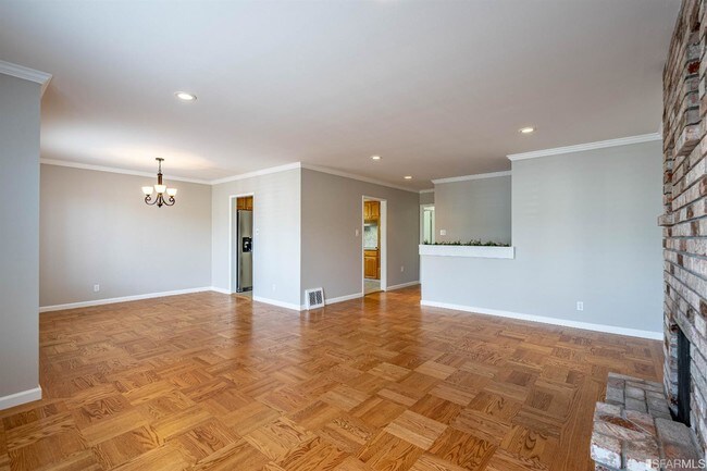 Foto del edificio - 90 Huntington Dr