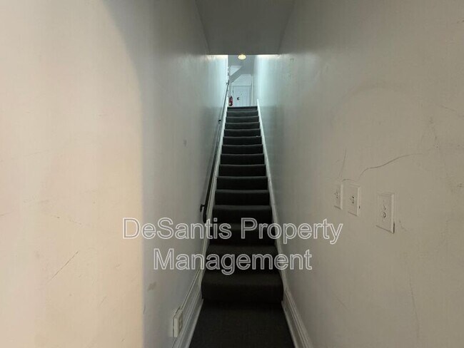 Foto del edificio - 6 Emerson Ave