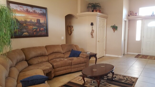 Building Photo - Avail 2026 Winter Furnished Home