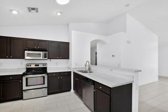 Building Photo - 6550 S 44th Ave