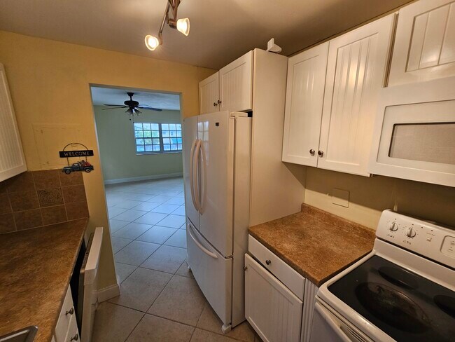 Foto del edificio - 1407 NE 56th St