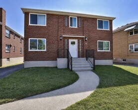 Building Photo - 3903 E Gatewood Ln