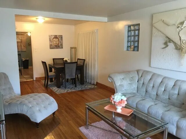 Foto del edificio - 7827 S Ridgeland Ave