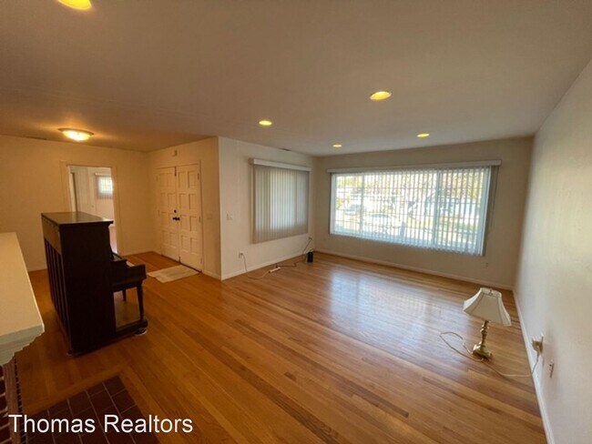Building Photo - 4 br, 2 bath House - 630 Hawthorne Ave.