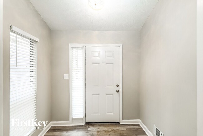 Foto del edificio - 855 Lost Creek Cir