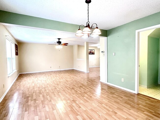Building Photo - 6622 Front Point Dr