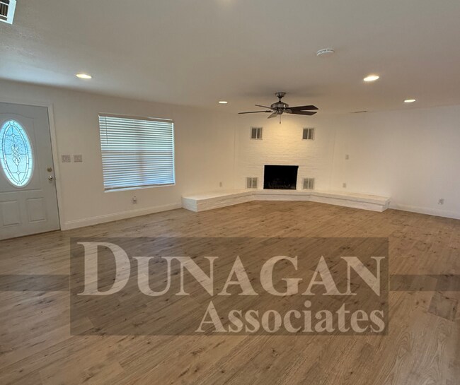 Foto del edificio - Charming 3 bed, 2 bath home - Newly remode...