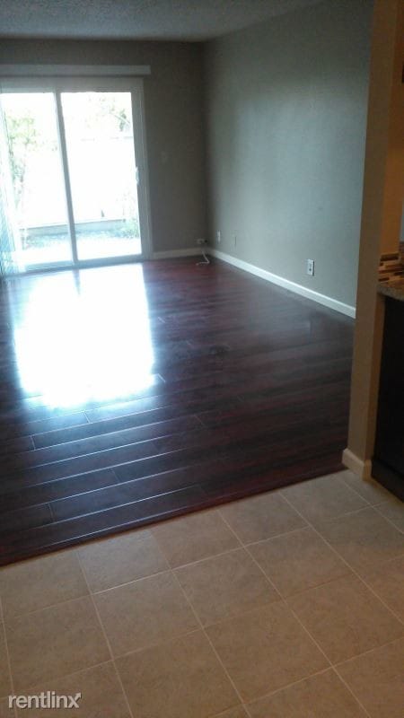 Building Photo - 2 br, 1 bath Apartment - 255 MacArthur Blvd