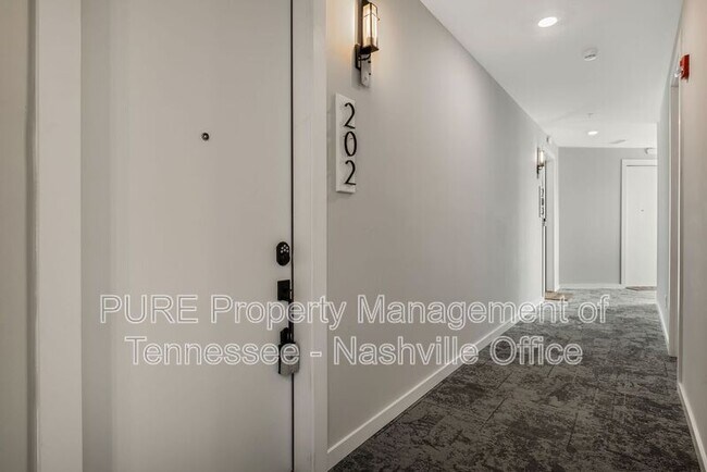 Foto del edificio - 5403 Centennial Blvd