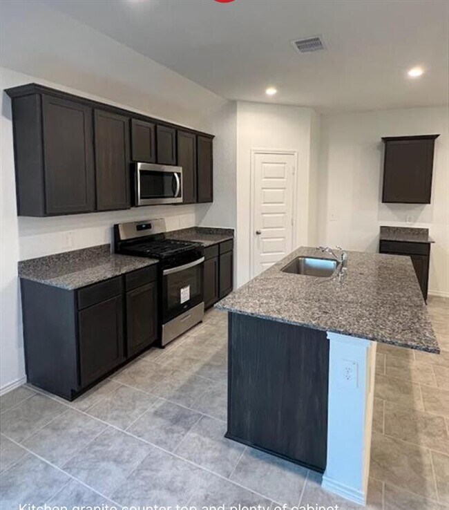 Building Photo - 1011 Lipizzan Ln