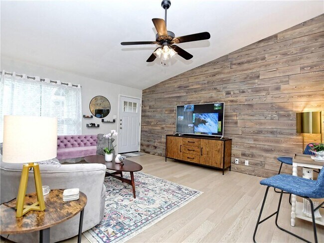 Foto del edificio - 6715 West Gate Blvd