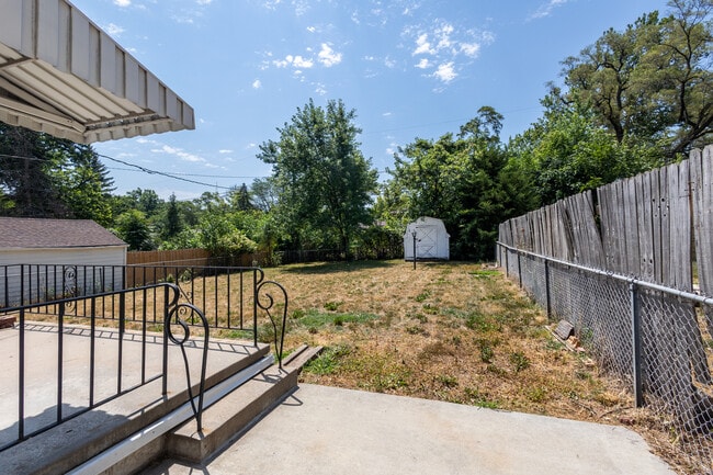 Building Photo - 5713 Spaulding St