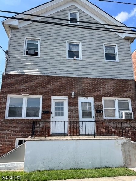 Building Photo - 1300 Pierce St