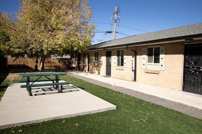 Foto del edificio - 1435 Otis St