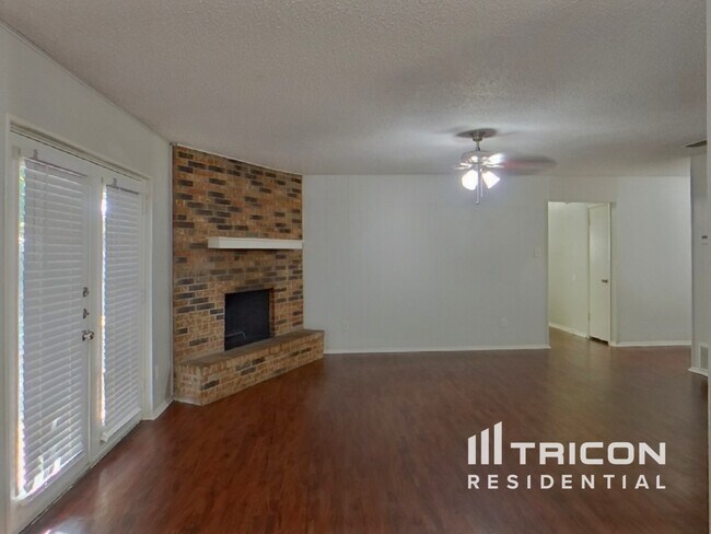 Foto del edificio - 1916 Tracey Cir