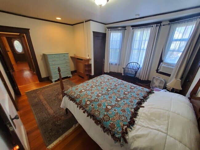 Foto del edificio - 64 Highland Ave